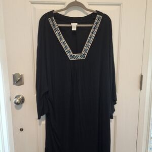 Chic Black Dress with Embroidered Neckline